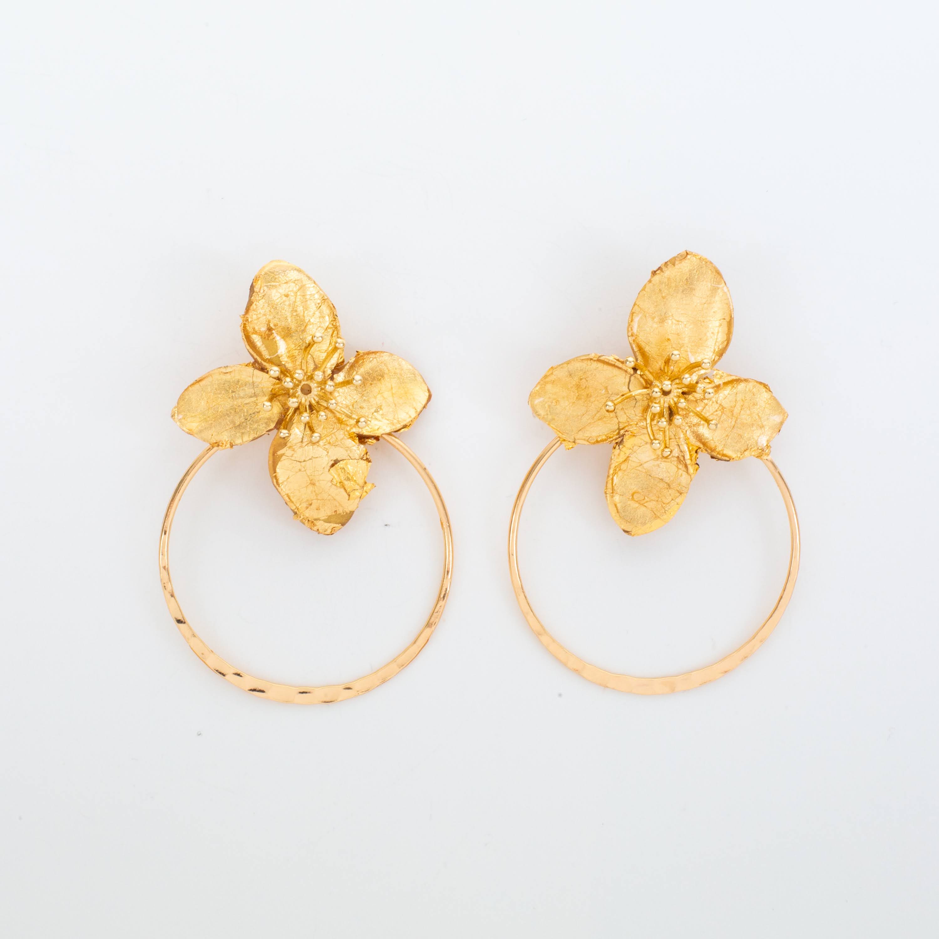 Baia Oversized Floral Hoop