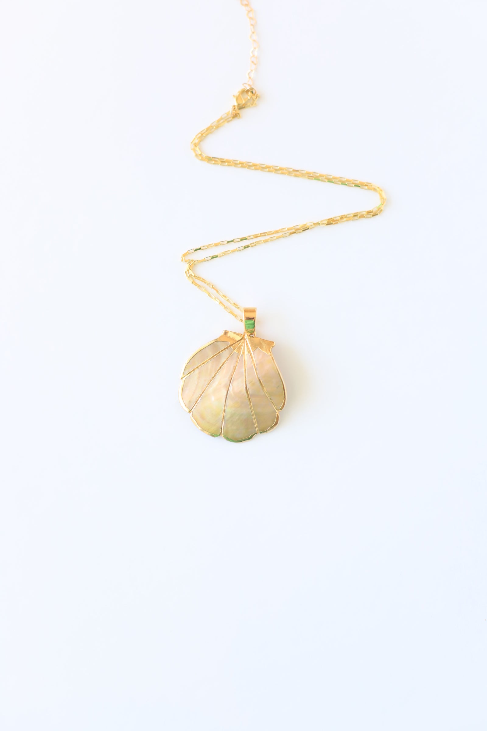 Vintage 24k Gold Edge Shell Pendant Necklace