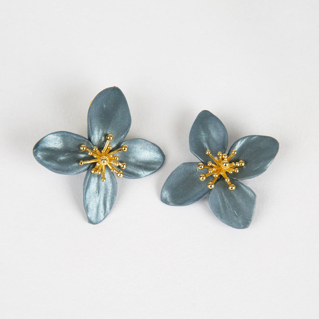 Sapphire Blue Charleston Flower Earring